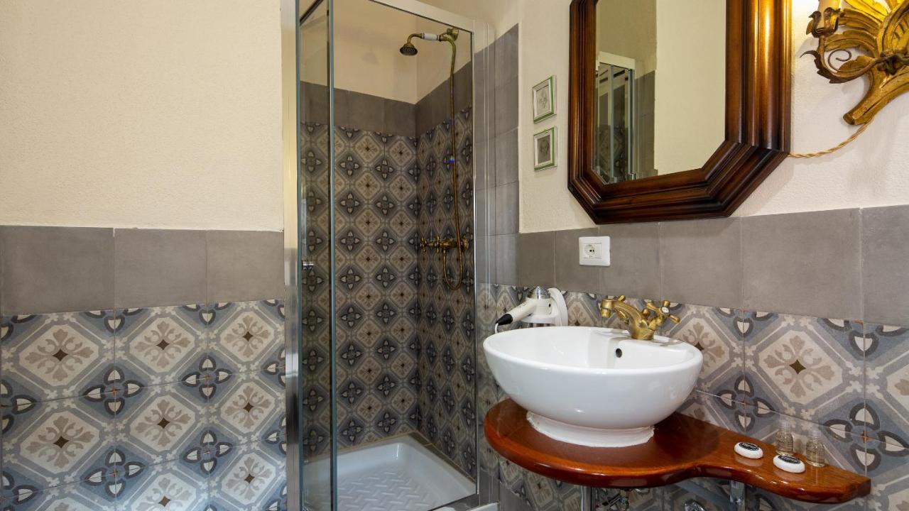 Casa Satta 1925 Hotel Olbia Luaran gambar