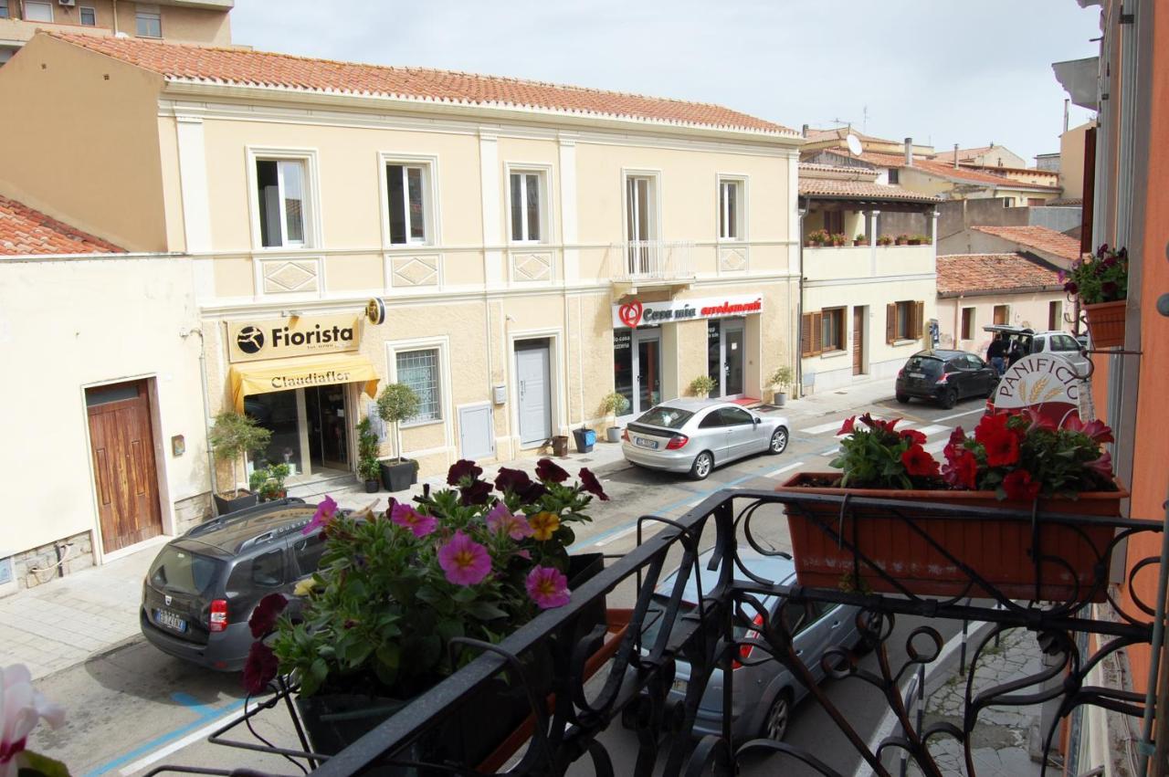 Casa Satta 1925 Hotel Olbia Luaran gambar