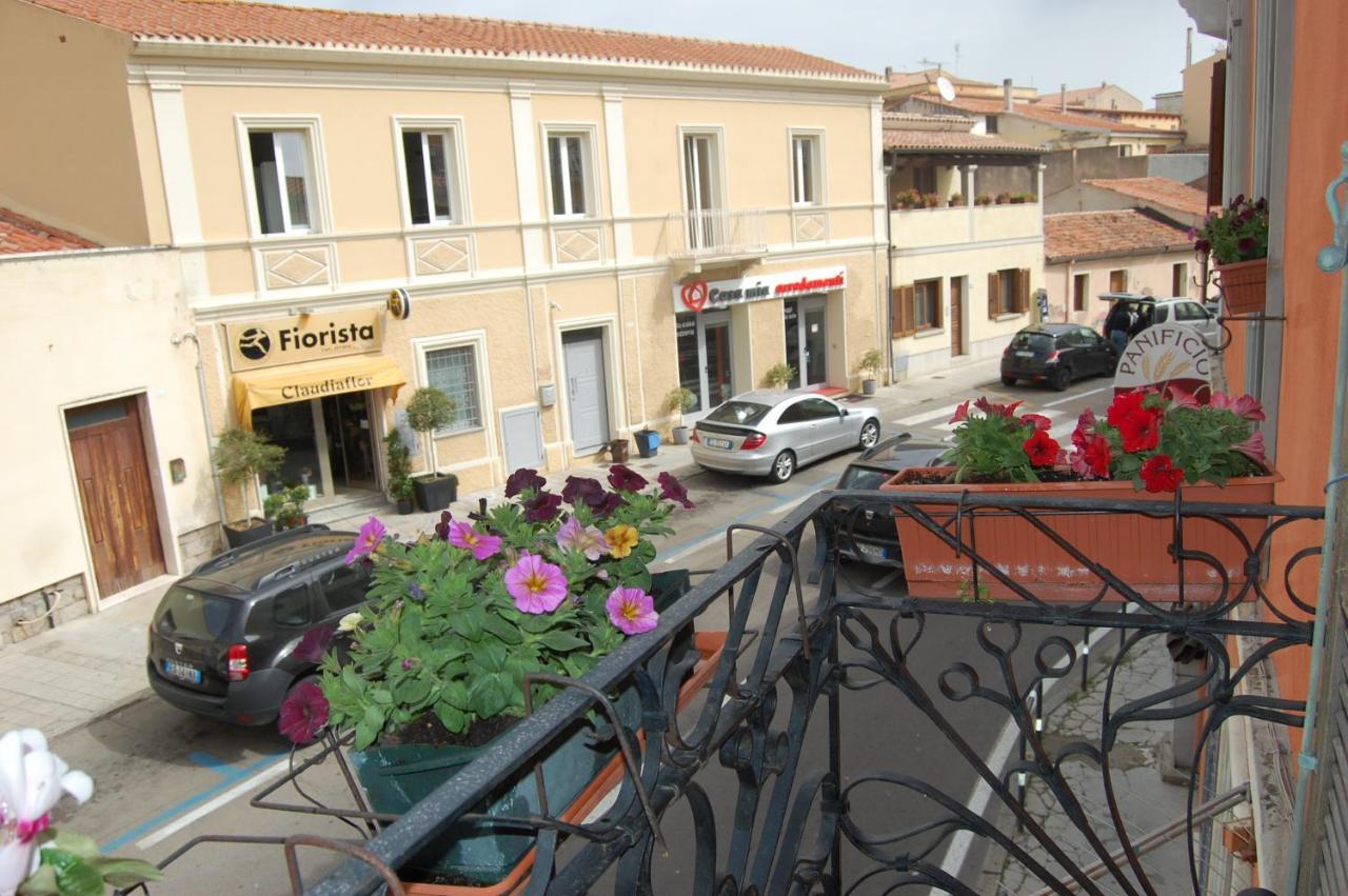 Casa Satta 1925 Hotel Olbia Luaran gambar