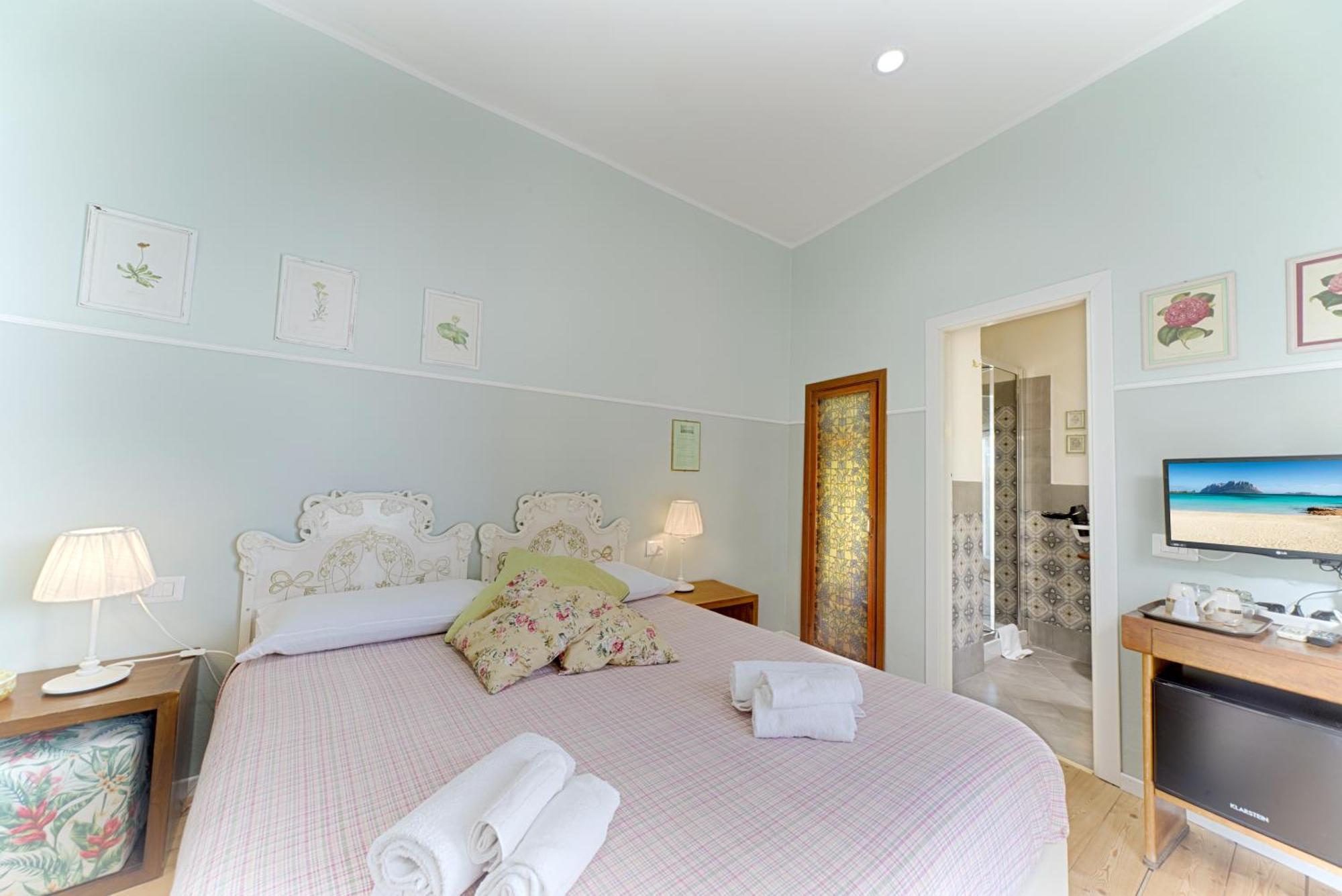 Casa Satta 1925 Hotel Olbia Bilik gambar