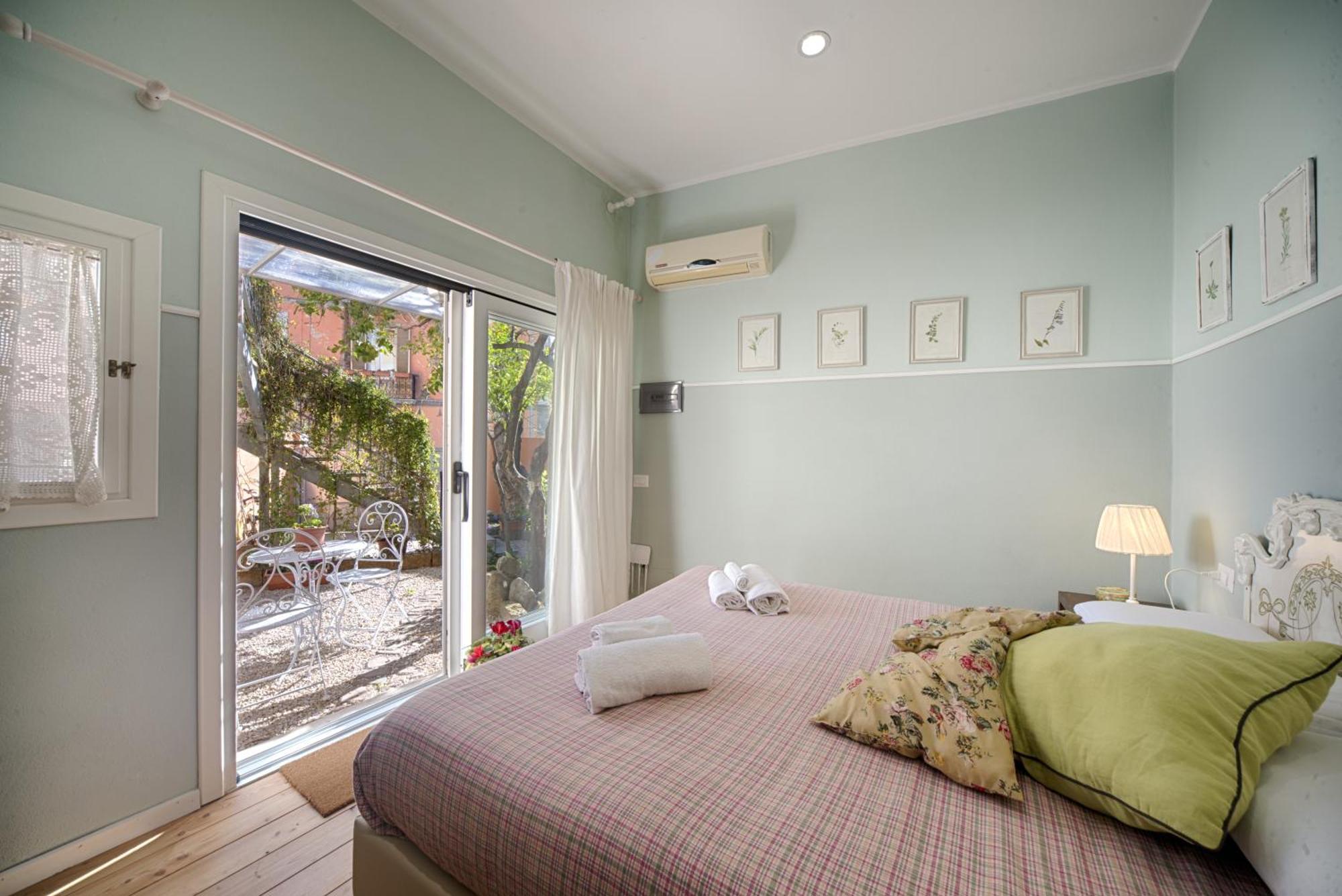Casa Satta 1925 Hotel Olbia Bilik gambar